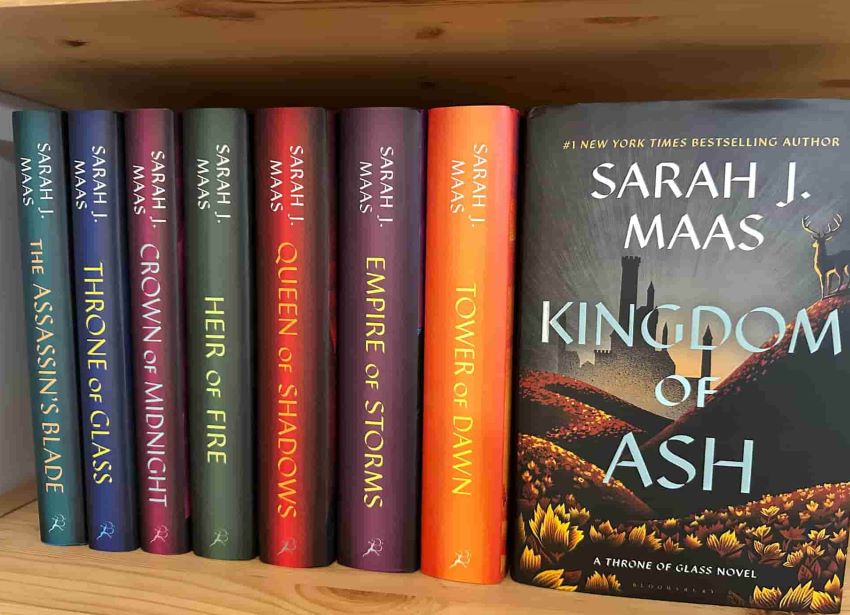 Sarah Maas Books in Order: 5 Magical Reads to Captivate Your Heart